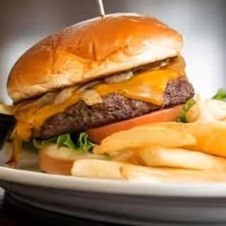 "8 Oz" Ellicott Creek Burger / Lettuce, Tomato, Onions, Ketchup, Mustard & Fries