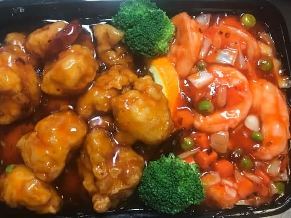 龙凤配Dragon & Phoenix in the Nest ( Stir Fried Jumbo Shrimp & General Tso's Chicken SPICY No Vegetables )